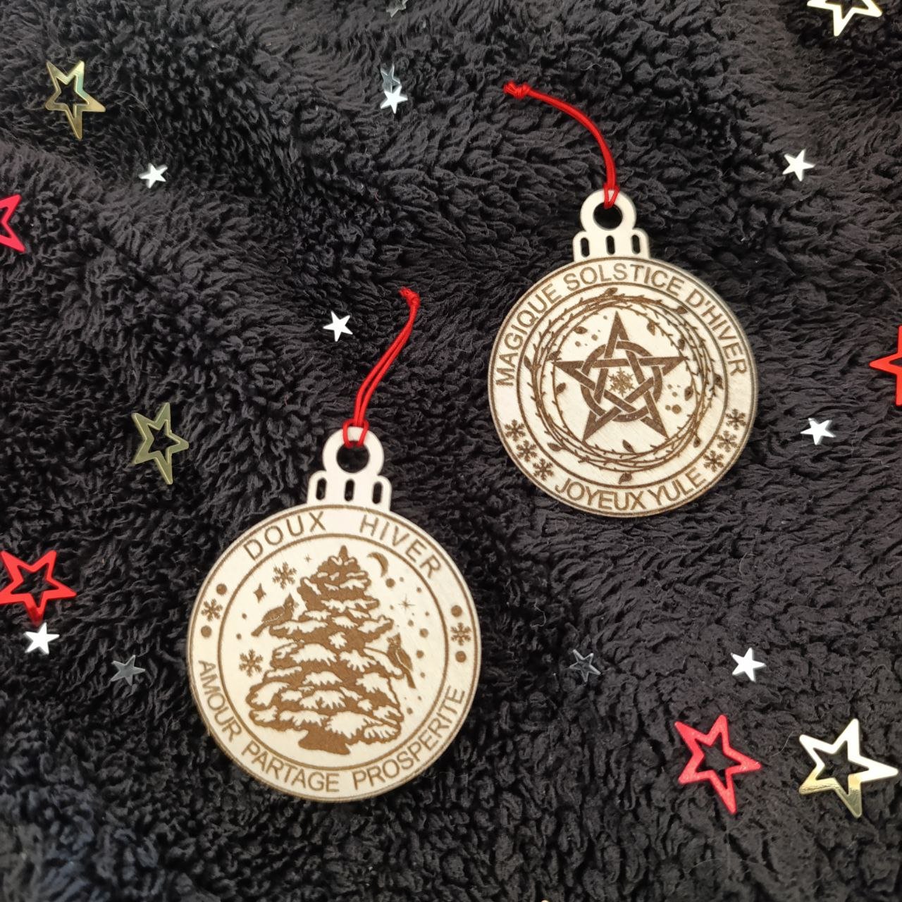 Ornements de Yule en bois